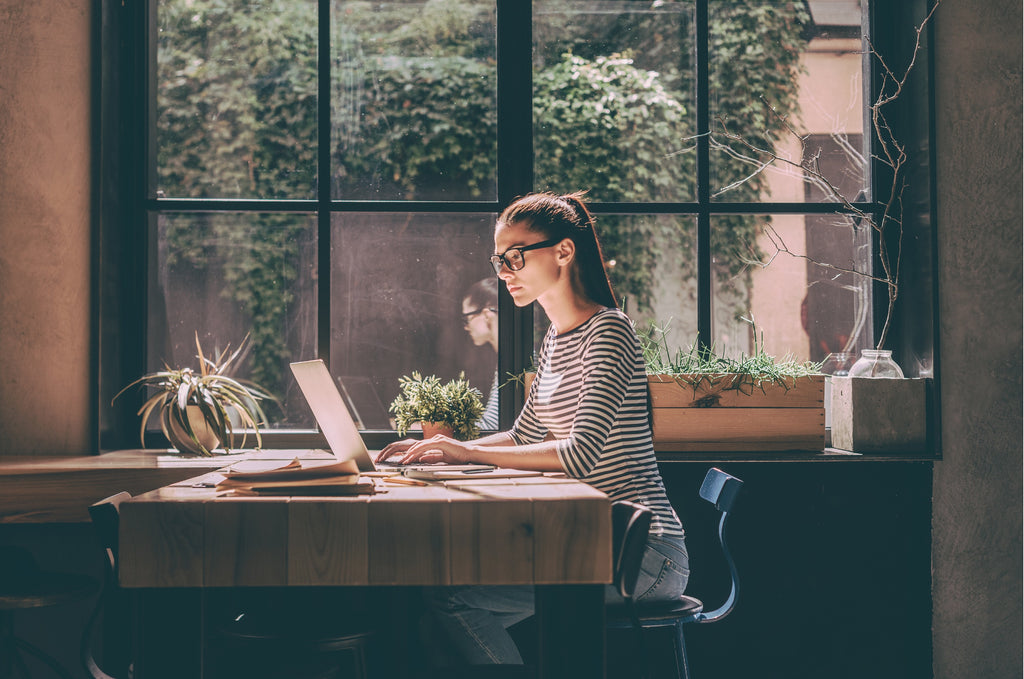 Advantages and Disadvantages of Privacy Screens 